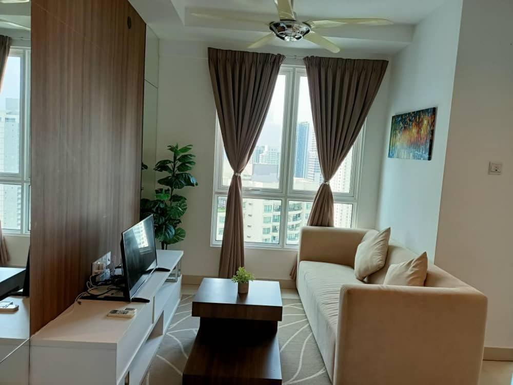 Family Suites At Mansion One By Maj 乔治敦 外观 照片
